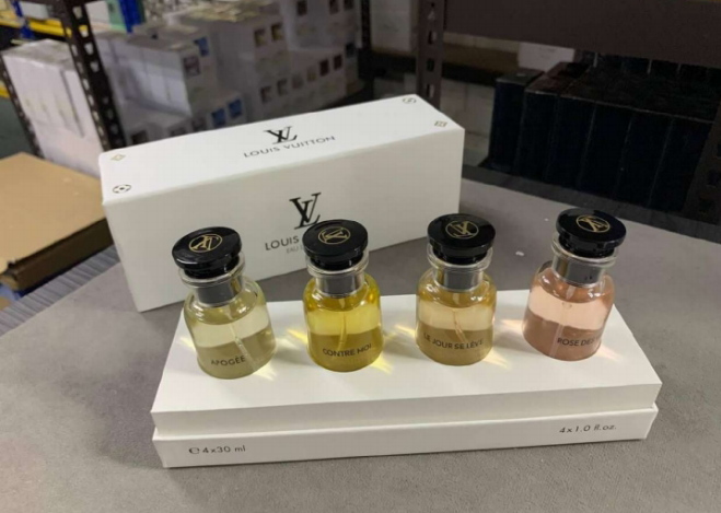LOUIS VUITTON SET 4 IN 1 4Ć30ML