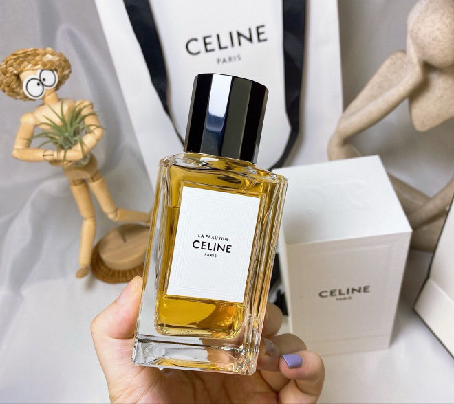 Exuding La peau nue 100ml
Celine. Celine Gauding PARADE