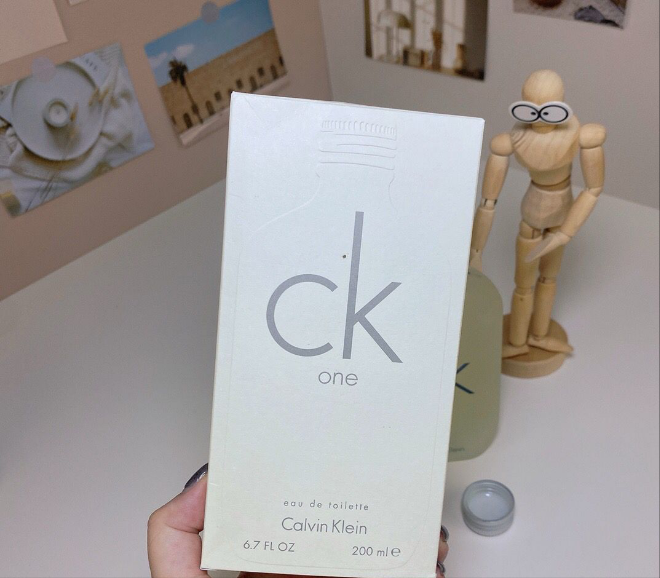 Calvin Klein Calvin Klein White CK ONE Unisex Perfume for Men/Women 200ML